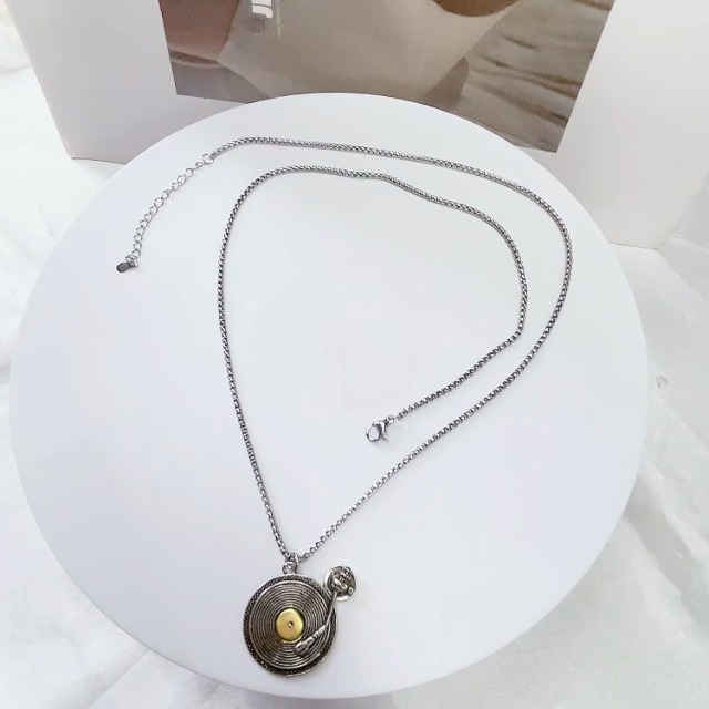 Cykdohy Retro Vinyl Record Pendant Necklace for Women Men